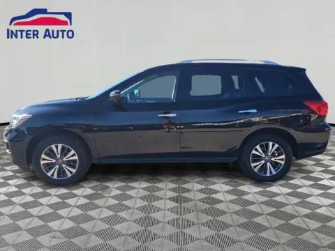 Photos of 2018 Nissan Pathfinder SL Sport Utility 4D for sale in Worcester, MA at Interauto