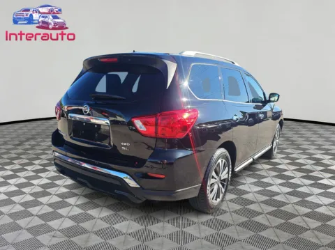 More photos of 2018 Nissan Pathfinder SL Sport Utility 4D at Interauto, MA