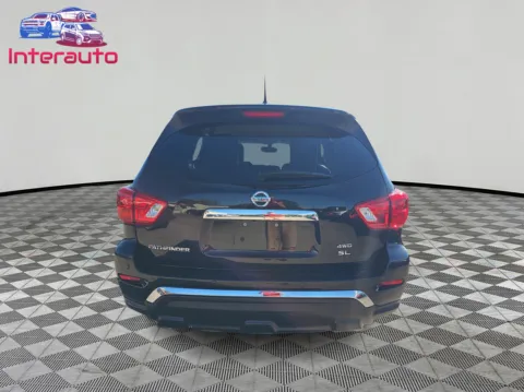 More photos of 2018 Nissan Pathfinder SL Sport Utility 4D at Interauto, MA