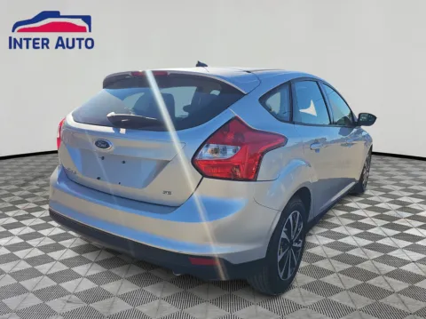 More photos of 2012 Ford Focus SE Hatchback 4D at Interauto, MA