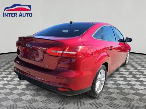 More photos of 2016 Ford Focus SE Sedan 4D at Interauto, MA