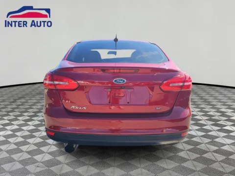 More photos of 2016 Ford Focus SE Sedan 4D at Interauto, MA