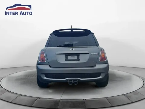 More photos of 2010 MINI Hardtop Cooper S Hatchback 2D at Interauto, MA