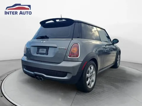 More photos of 2010 MINI Hardtop Cooper S Hatchback 2D at Interauto, MA