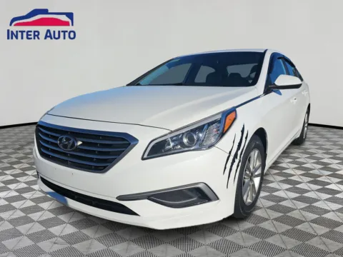 White 2016 Hyundai Sonata SE Sedan 4D for sale in Worcester, MA