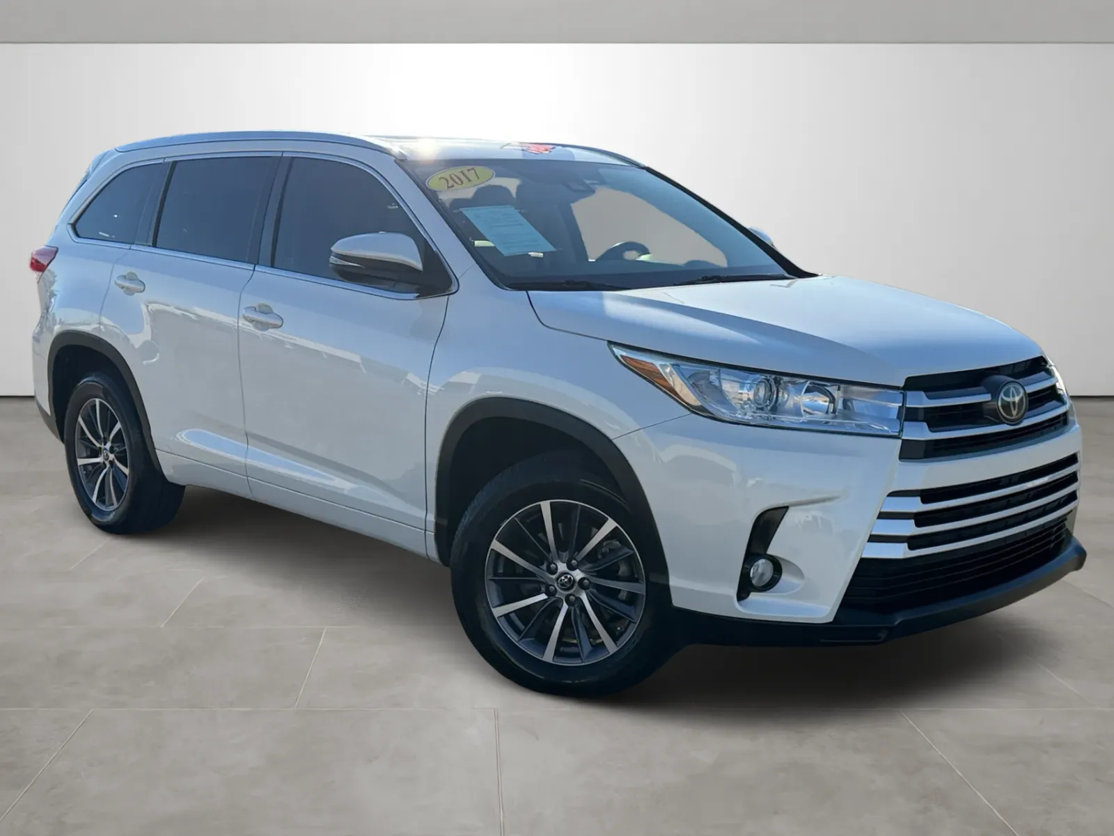 2017 Toyota Highlander XLE's photo