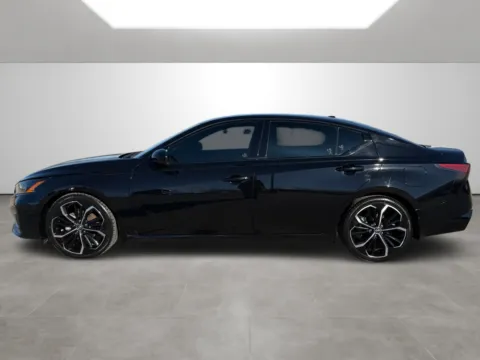 More photos of 2023 Nissan Altima 2.5 SR at Tri-State Motor Company, AR