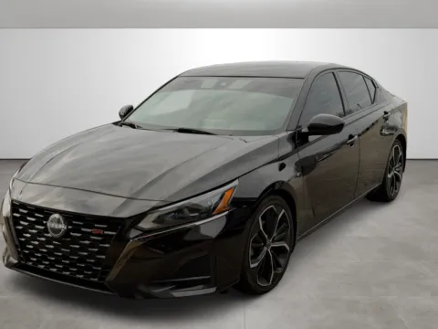 Black 2023 Nissan Altima 2.5 SR for sale in Blytheville, AR