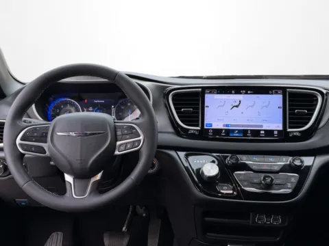 More photos of 2025 Chrysler Pacifica Select at Tri-State Motor Company, AR