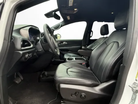 Another view of 2025 Chrysler Pacifica Select for sale in Blytheville, AR at Tri-State Motor Company