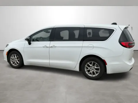 Photos of 2025 Chrysler Pacifica Select for sale in Blytheville, AR at Tri-State Motor Company