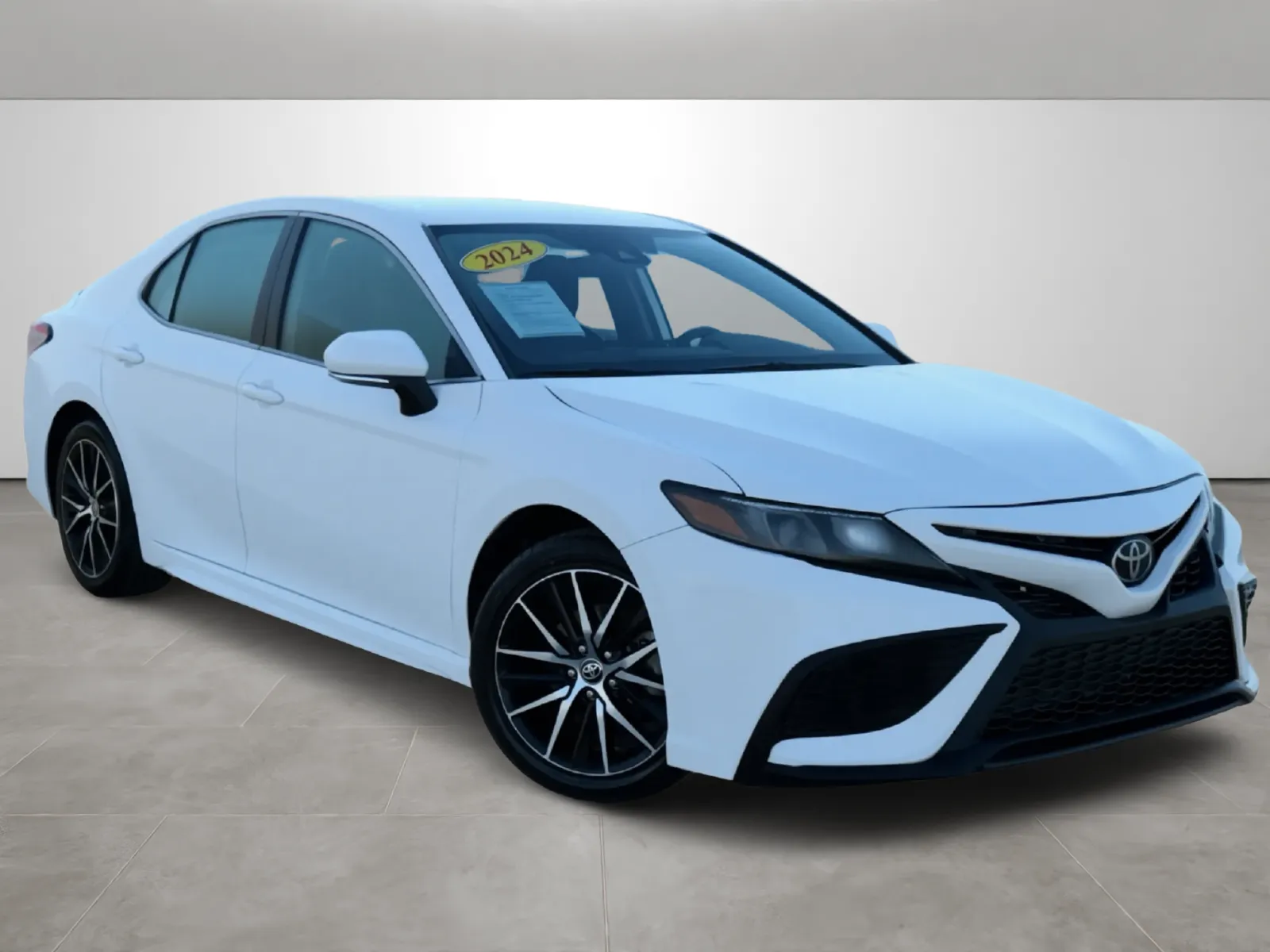 White 2024 Toyota Camry SE for sale in Blytheville, AR