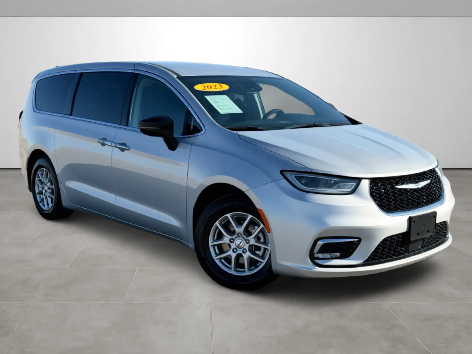 Silver 2024 Chrysler Pacifica Touring L for sale in Blytheville, AR