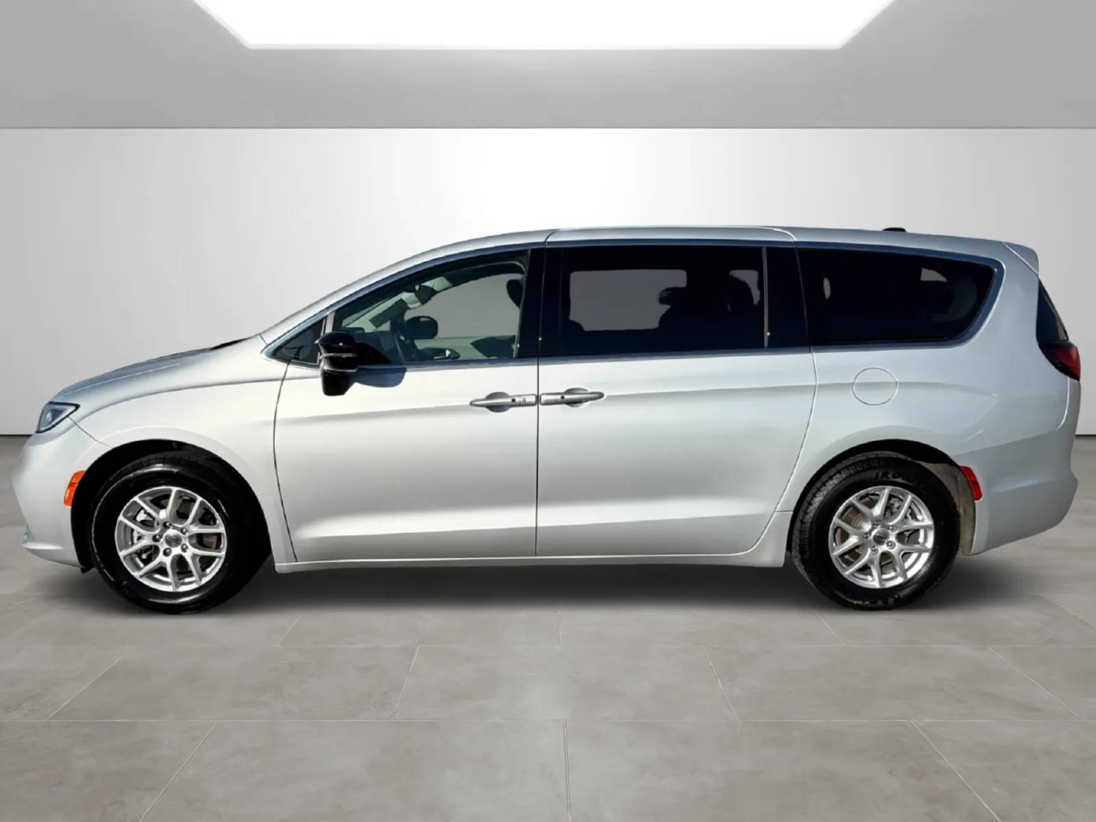 More photos of 2024 Chrysler Pacifica Touring L at Tri-State Motor Company, AR