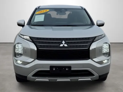 Photos of 2024 Mitsubishi Outlander SE for sale in Blytheville, AR at Tri-State Motor Company