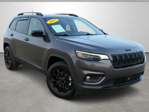 Gray 2023 Jeep Cherokee Altitude Lux for sale in Blytheville, AR