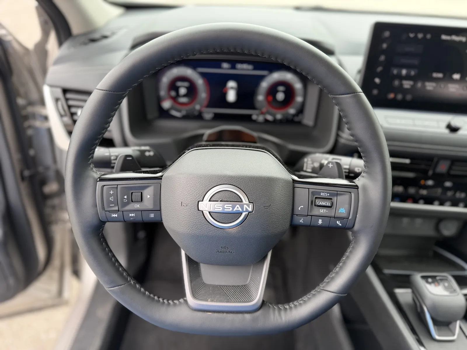 2025 Nissan Rogue SL - Photo 13