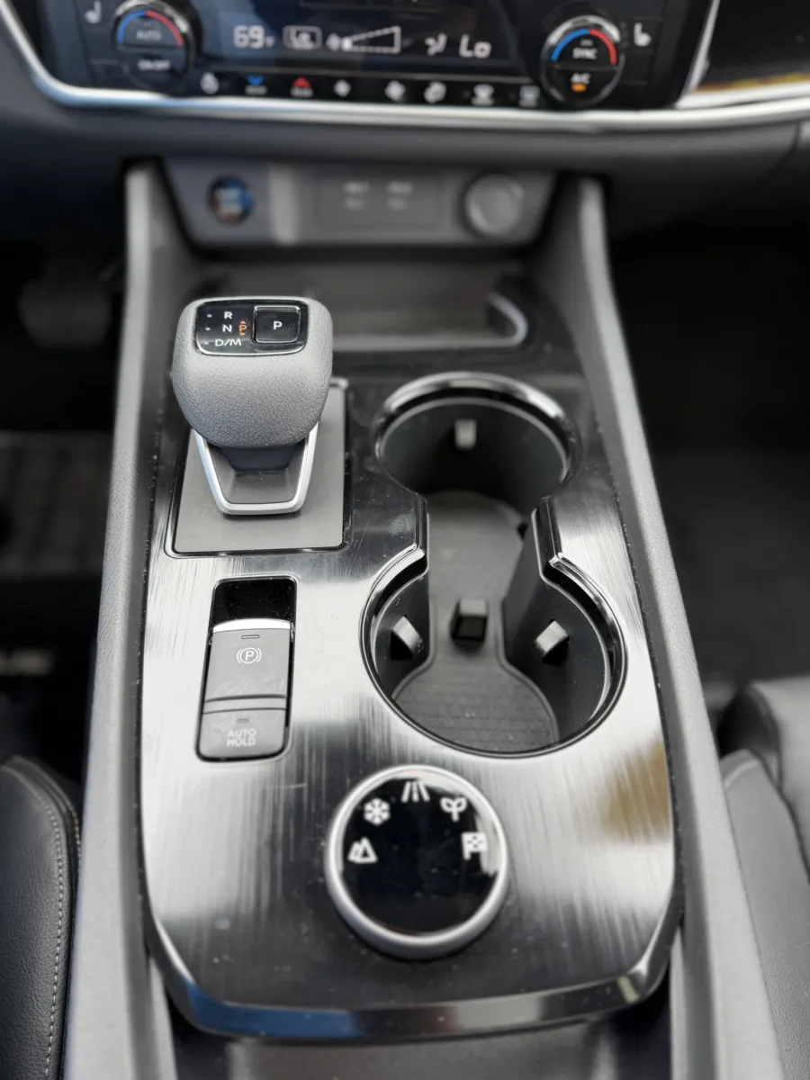 2025 Nissan Rogue SL - Photo 20