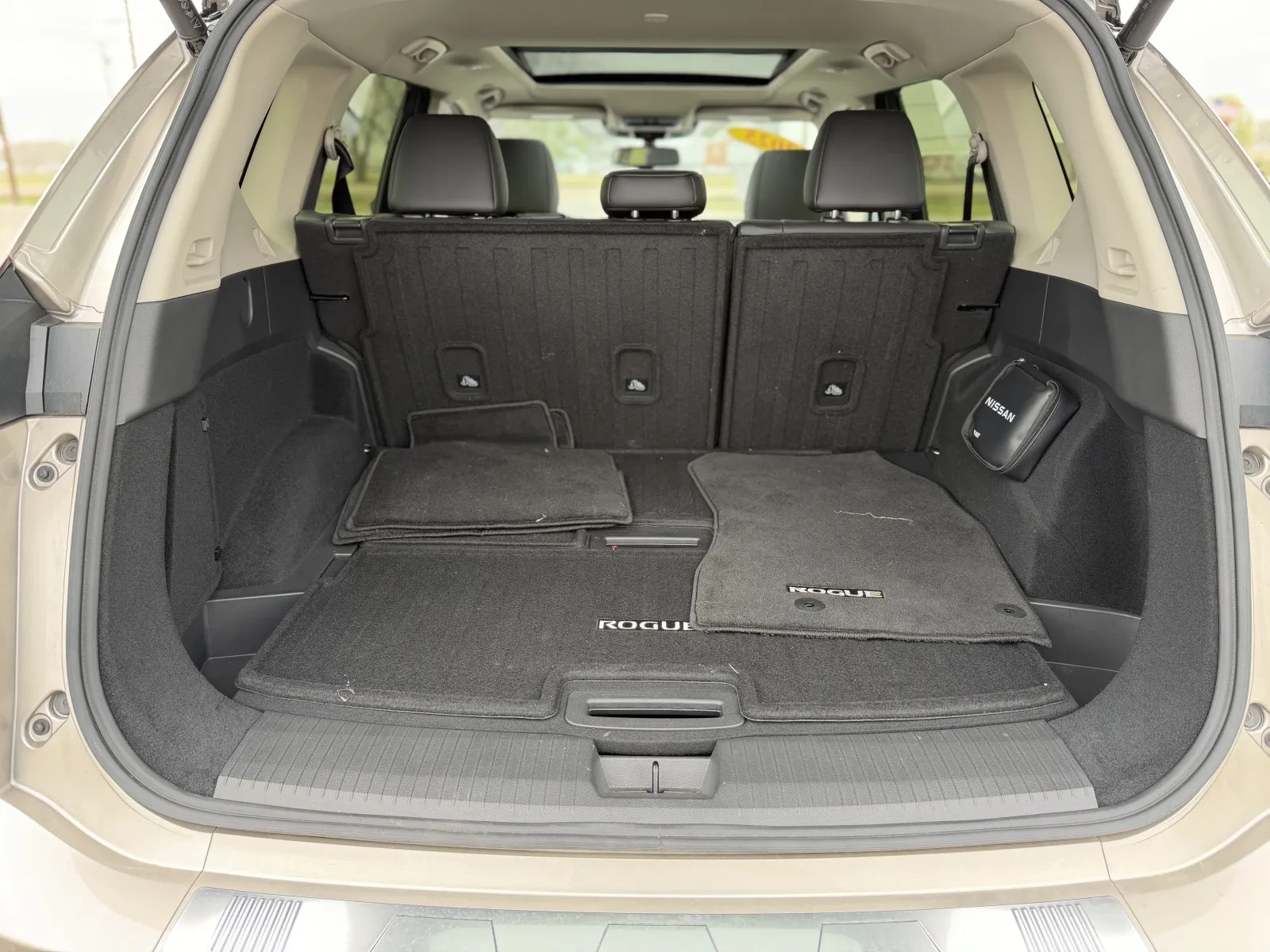2025 Nissan Rogue SL - Photo 25