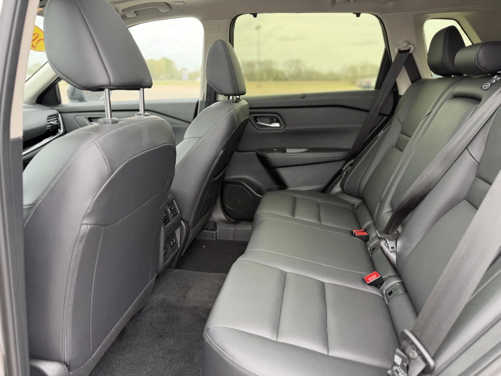2025 Nissan Rogue SL - Photo 22