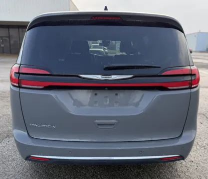 More photos of 2023 Chrysler Pacifica Touring L at Tri-State Motor Company, AR
