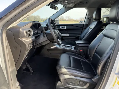 More photos of 2024 Ford Explorer XLT at Tri-State Motor Company, AR