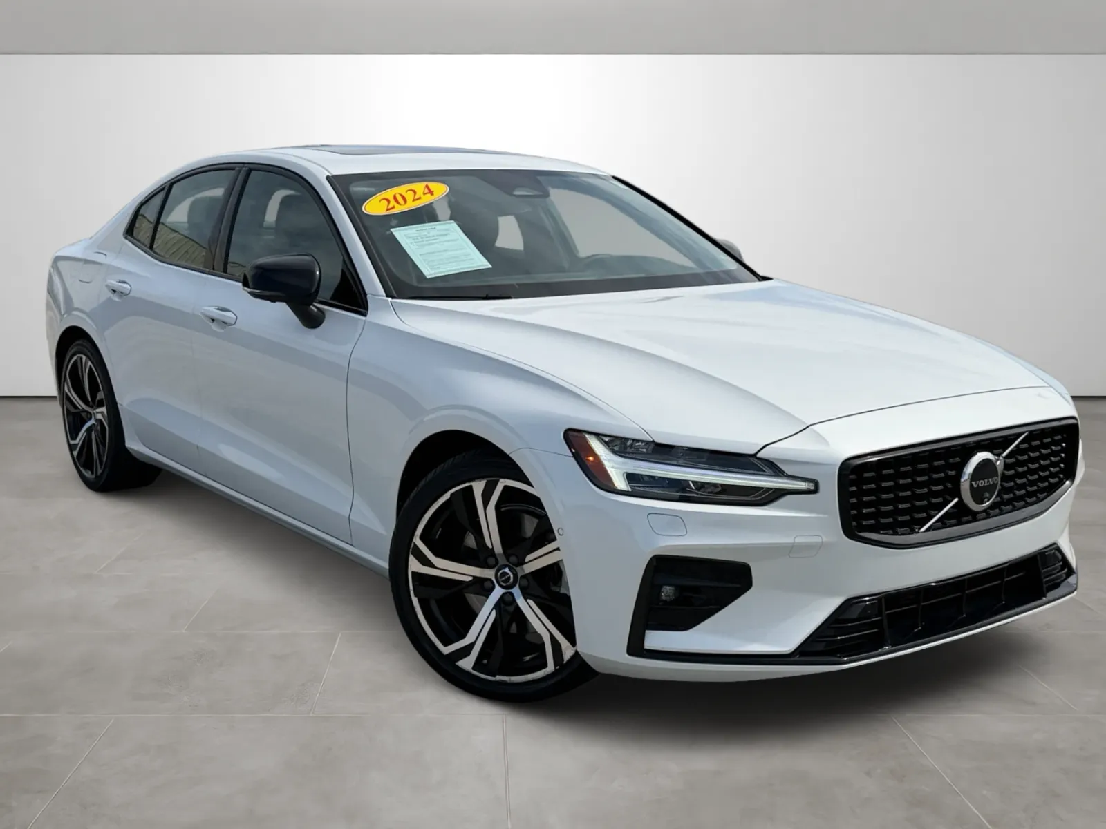 White 2024 Volvo S60 B5 Plus Dark Theme for sale in Blytheville, AR