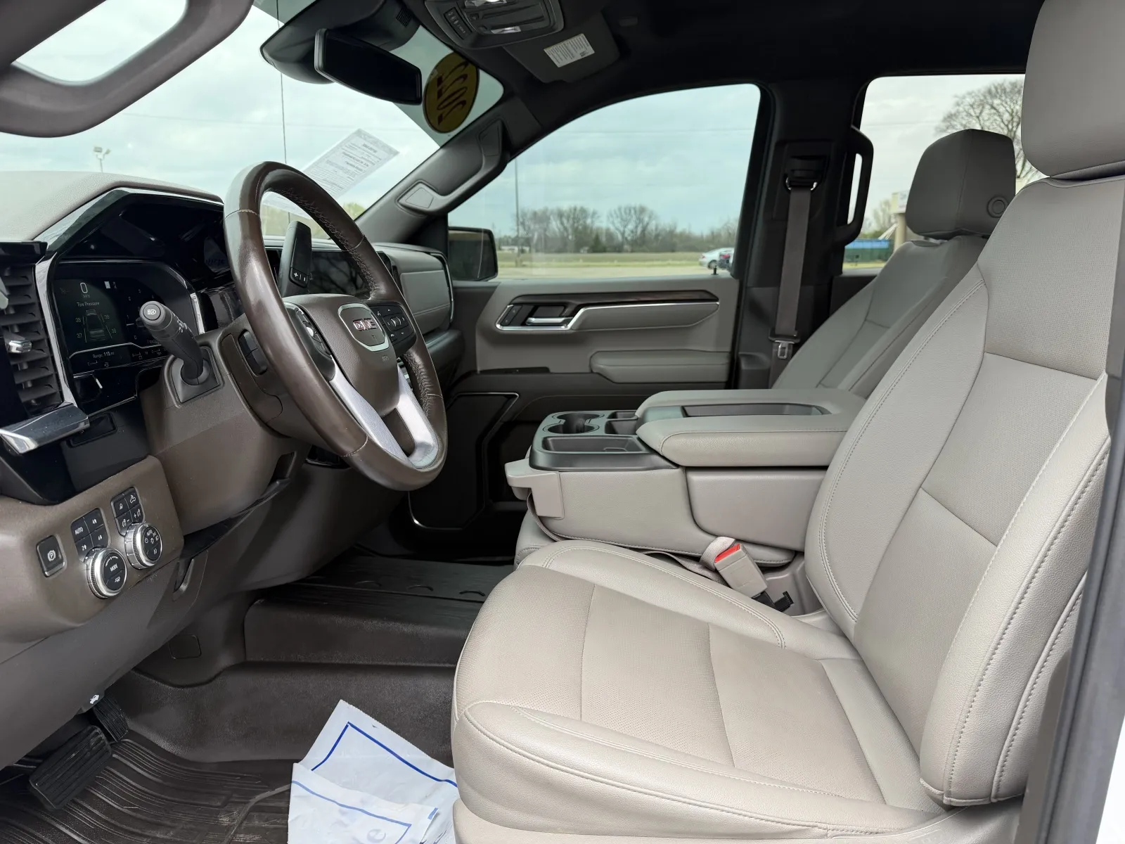 2022 GMC Sierra 1500 SLT - Photo 9