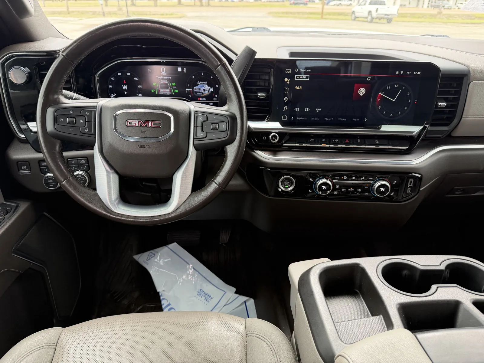 2022 GMC Sierra 1500 SLT - Photo 10
