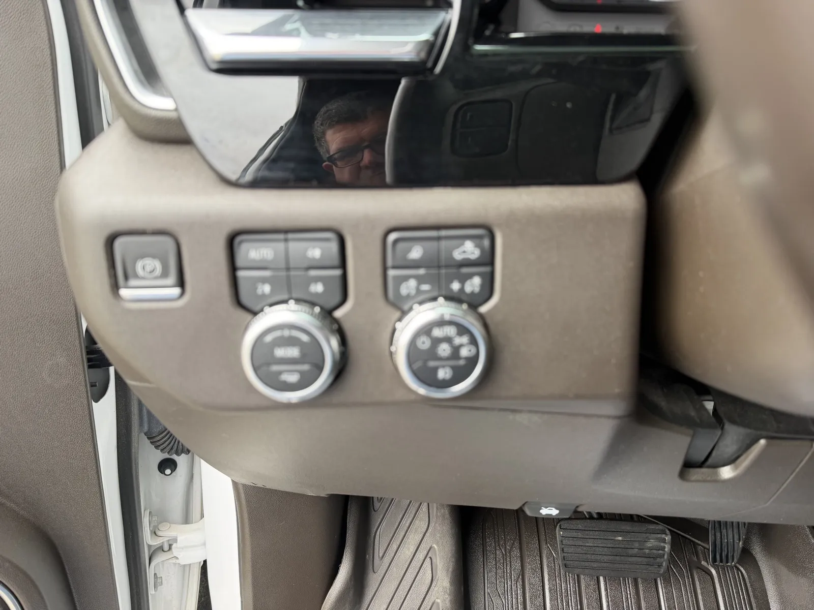 2022 GMC Sierra 1500 SLT - Photo 12