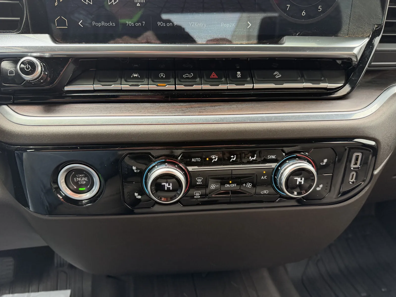 2022 GMC Sierra 1500 SLT - Photo 18