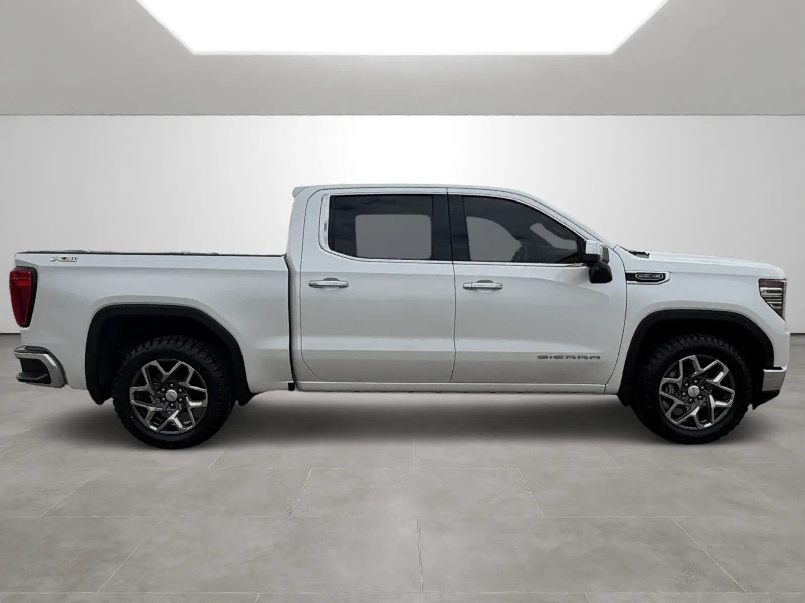 2022 GMC Sierra 1500 SLT - Photo 8