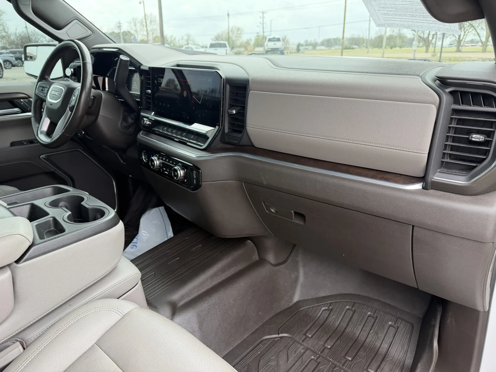 2022 GMC Sierra 1500 SLT - Photo 26