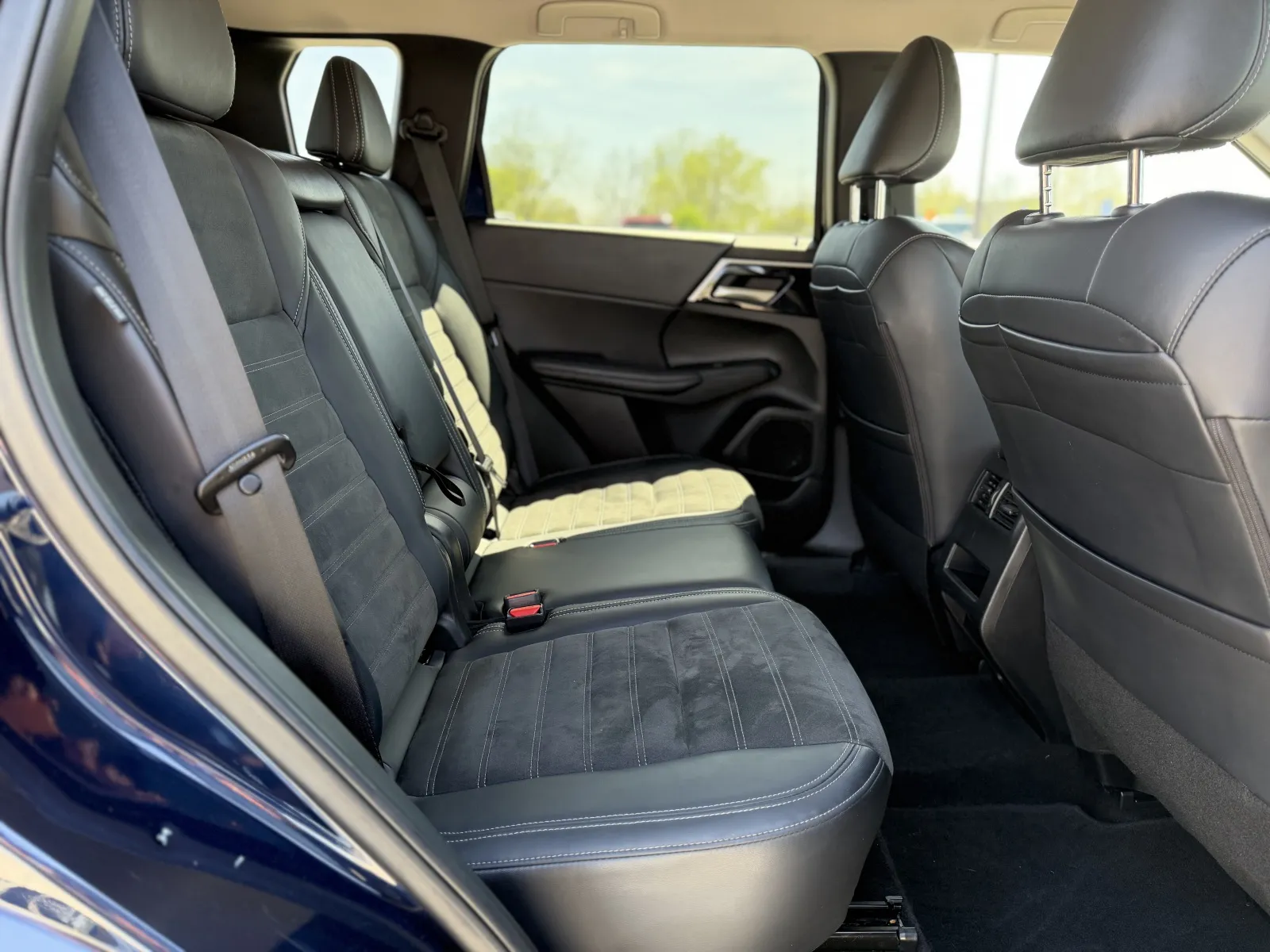 2024 Mitsubishi Outlander SE - Photo 29