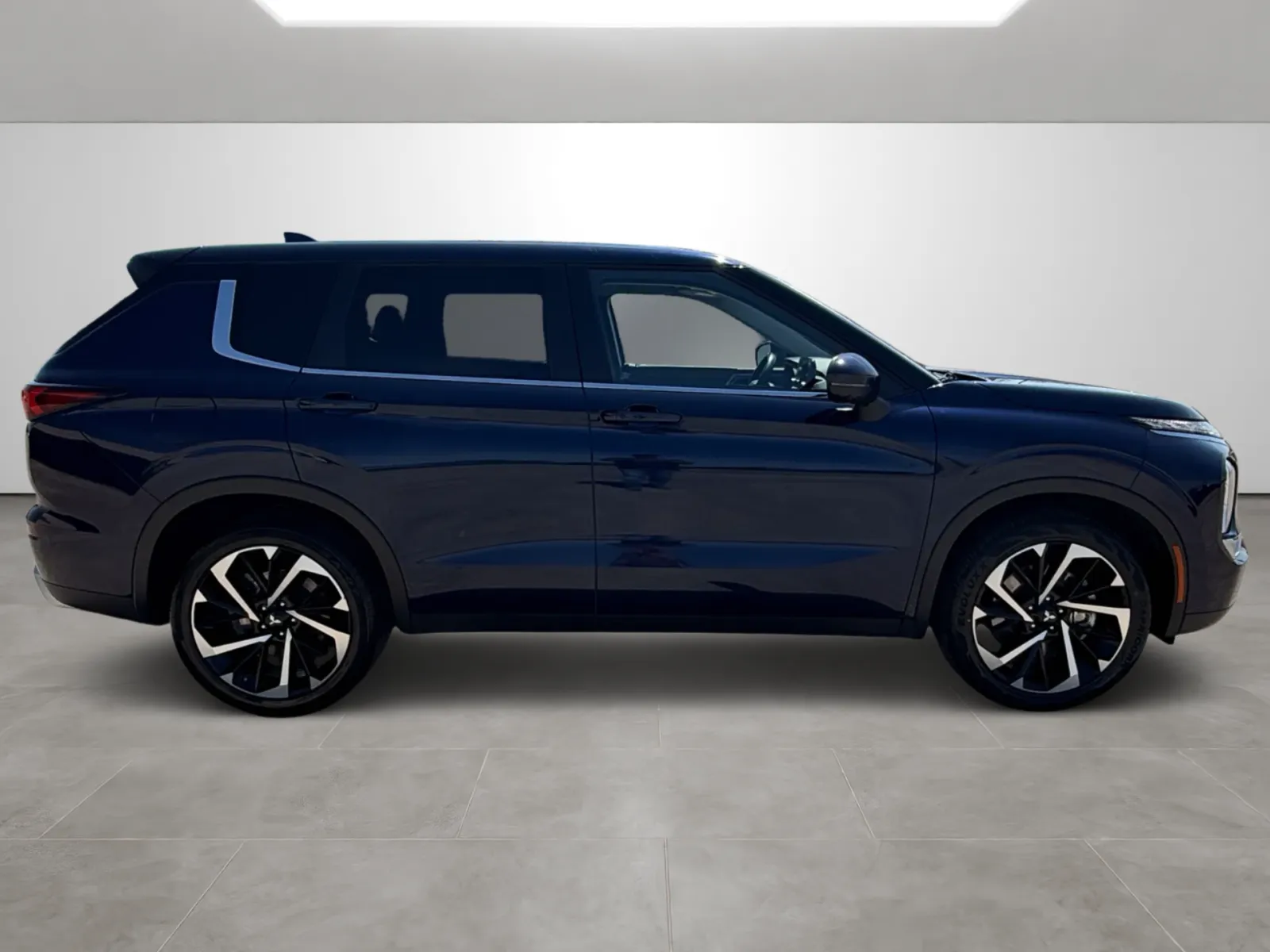 2024 Mitsubishi Outlander SE - Photo 8