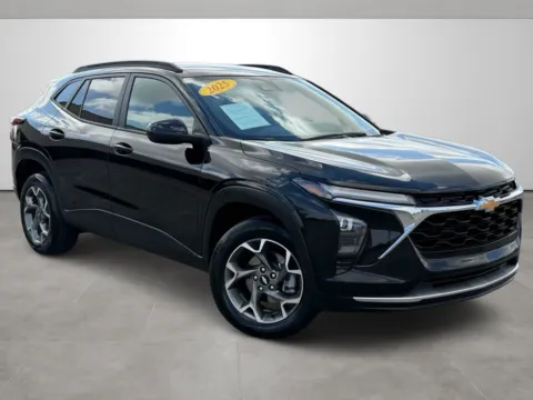 Black 2025 Chevrolet Trax LT for sale in Blytheville, AR