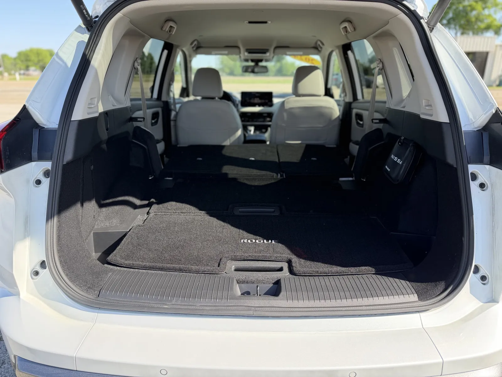 2024 Nissan Rogue SL - Photo 23