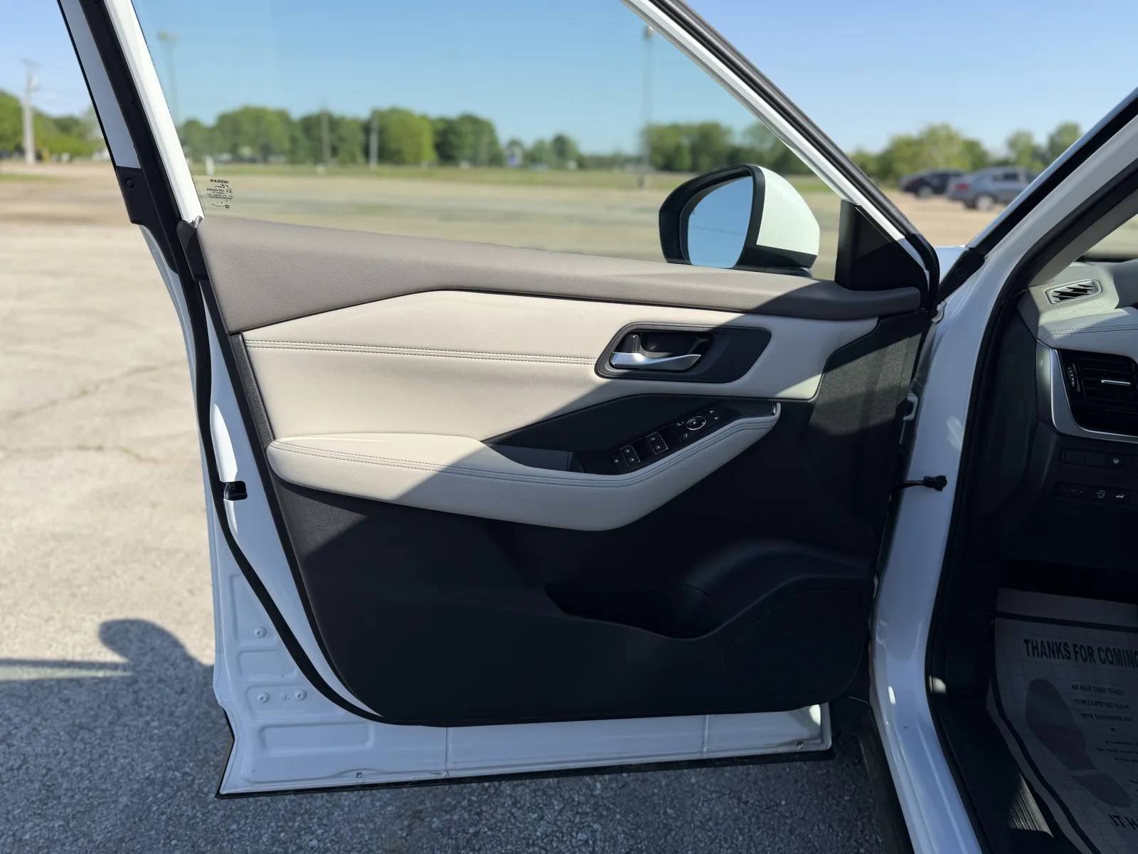 2024 Nissan Rogue SL - Photo 11