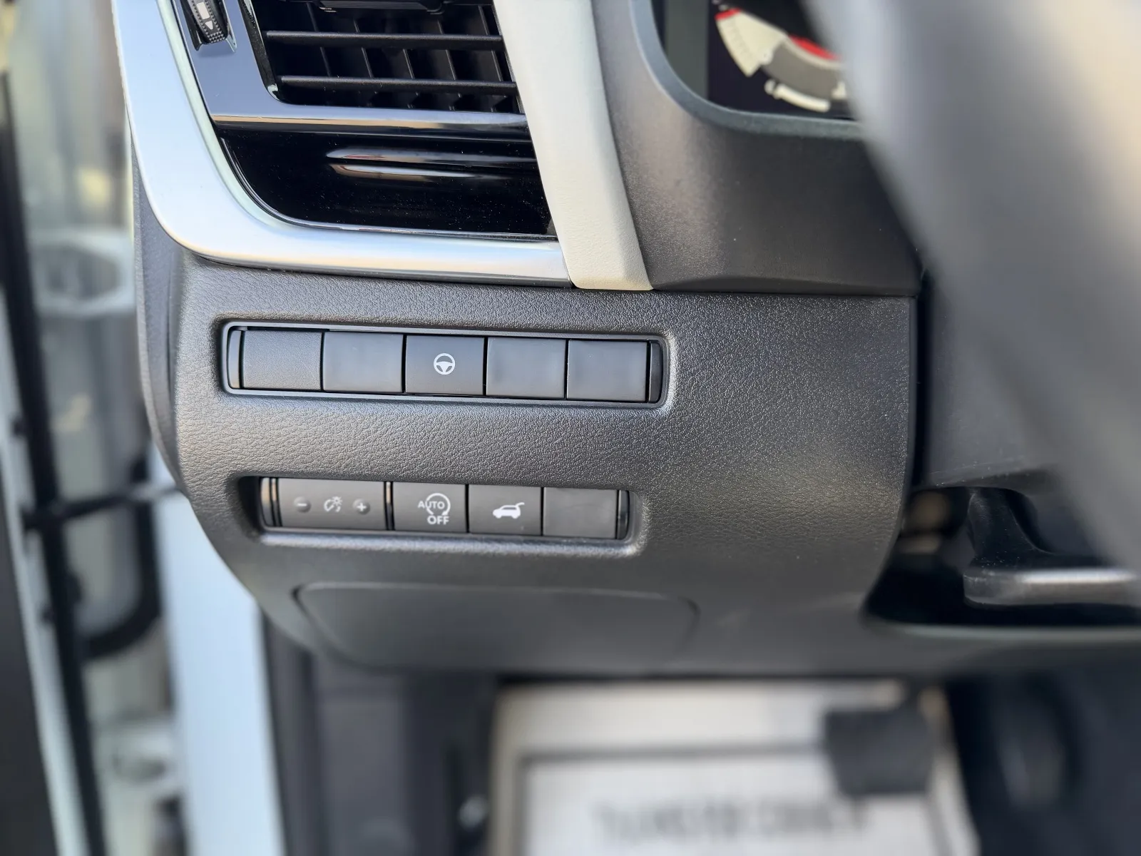 2024 Nissan Rogue SL - Photo 12