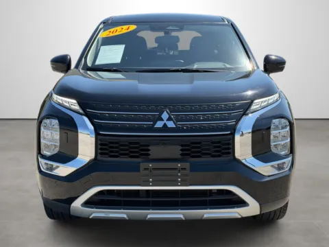 Photos of 2024 Mitsubishi Outlander for sale in Blytheville, AR at Tri-State Motor Company