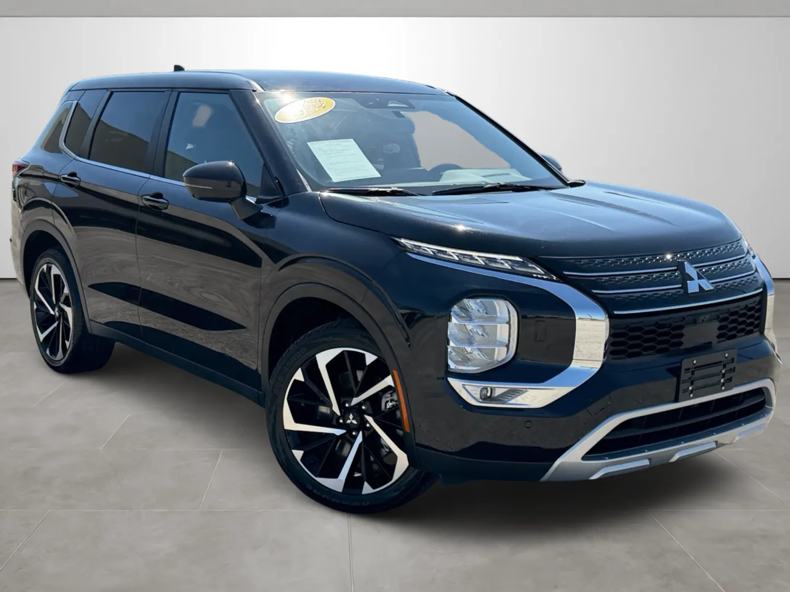 Black 2024 Mitsubishi Outlander for sale in Blytheville, AR