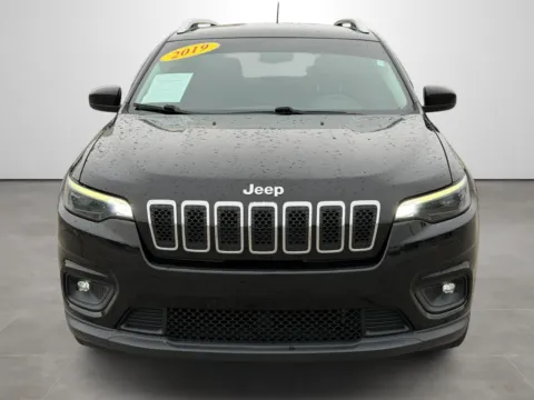 Photos of 2019 Jeep Cherokee for sale in Blytheville, AR at Tri-State Motor Company