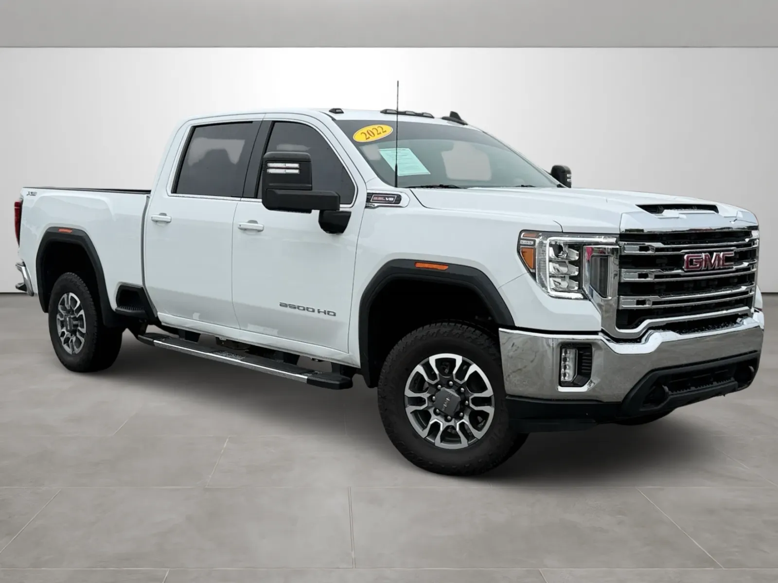 2022 GMC Sierra 4WD Crew Cab Standard Box SLE's photo