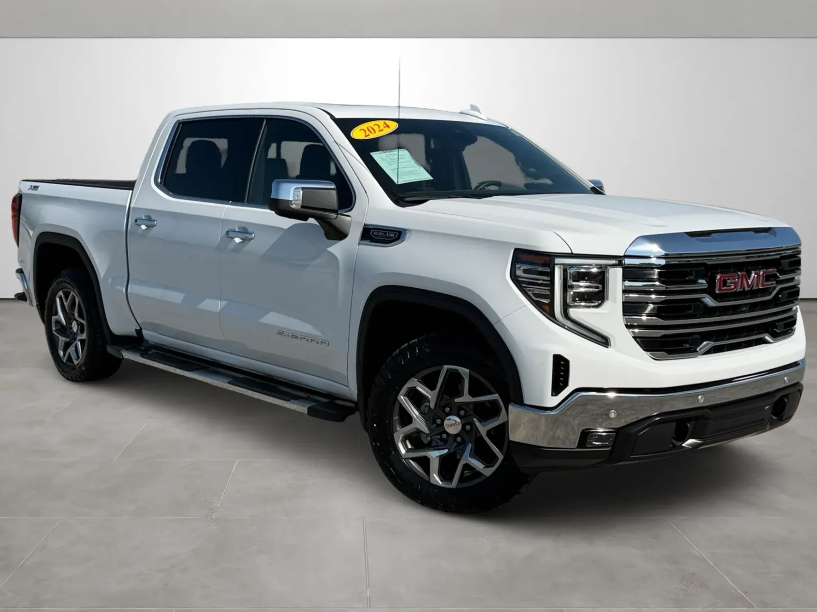 2024 GMC Sierra 4WD Crew Cab Short Box SLT's photo