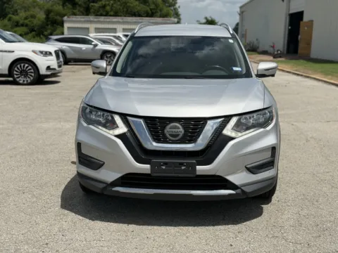 Silver 2018 Nissan Rogue for sale in Blytheville, AR