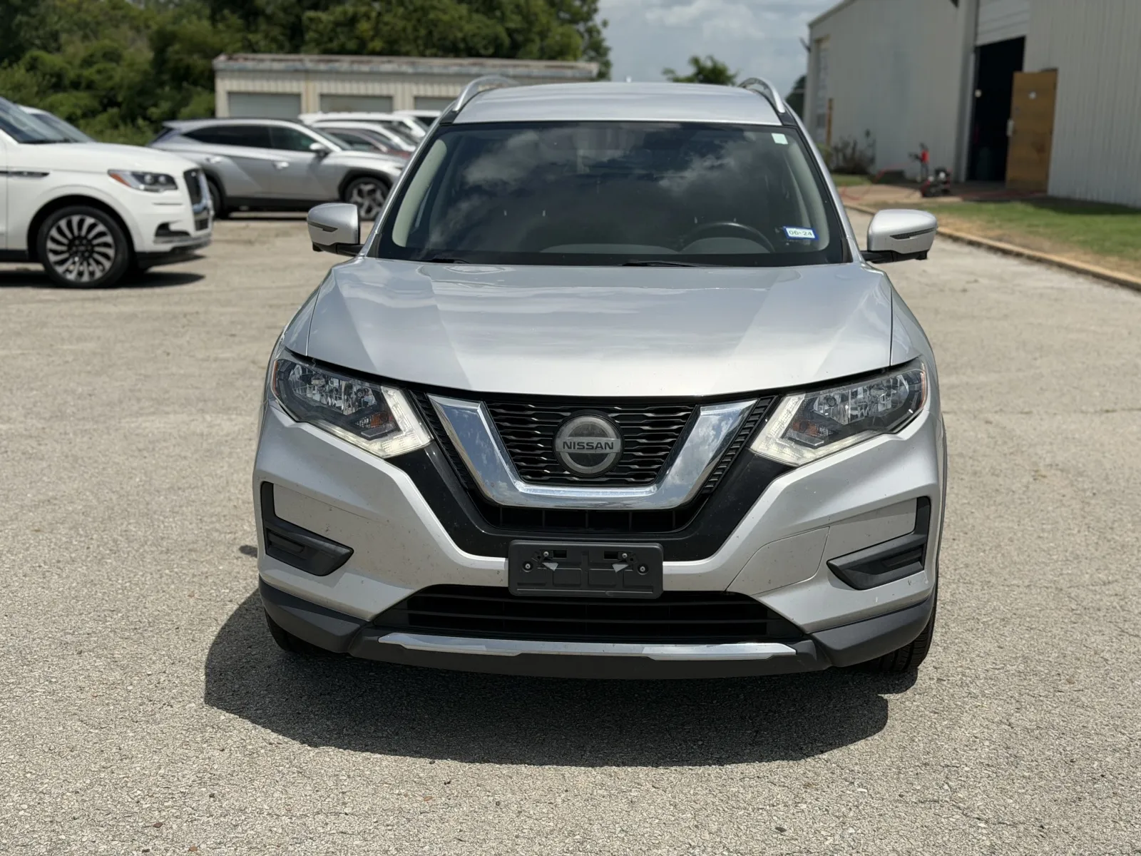 Silver 2018 Nissan Rogue for sale in Blytheville, AR