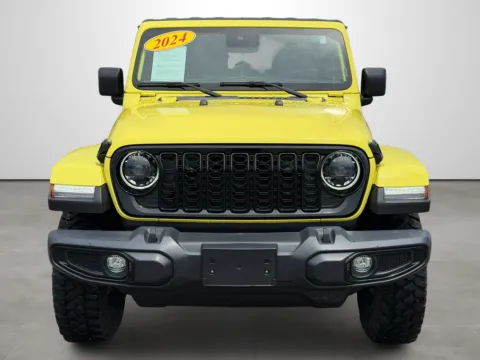 Photos of 2024 Jeep Gladiator for sale in Blytheville, AR at Tri-State Motor Company