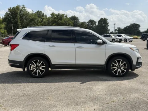 More photos of 2020 Honda Pilot Touring w/Rear Captain's Chairs at Tri-State Motor Company, AR