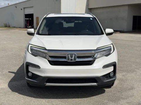 White 2020 Honda Pilot Touring w/Rear Captain's Chairs for sale in Blytheville, AR
