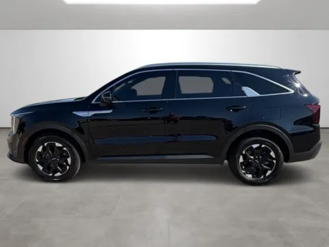 More photos of 2025 Kia Sorento S at Tri-State Motor Company, AR